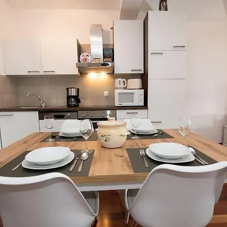 Mascagni Modern Seaview 公寓